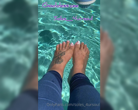 Goddess Сee aka soles_4ursoul Foot Fetish - 03-02-2021 OnlyFans Video - Soaking Fukin wet