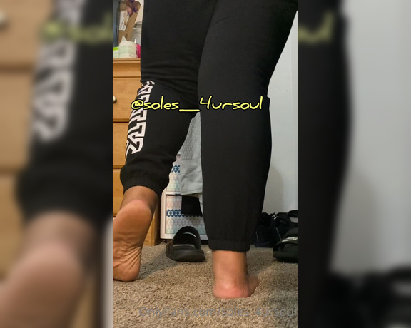 Goddess Сee aka soles_4ursoul Foot Fetish - 03-22-2021 OnlyFans Video - On your knees smell my feet an give me these shoes for free