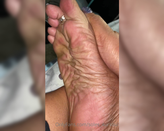 Goddess Сee aka soles_4ursoul Foot Fetish - 04-30-2021 OnlyFans Video - EXPLORE MY SOLES