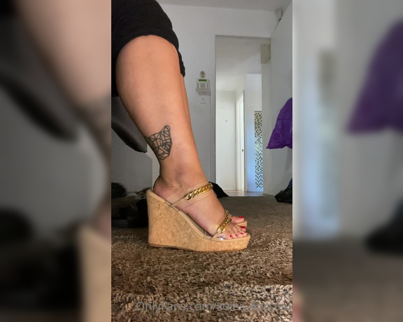 Goddess Сee aka soles_4ursoul Foot Fetish - 03-09-2022 OnlyFans Video - MEATY HEELS