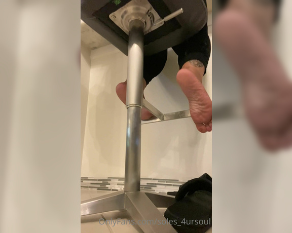 Goddess Сee aka soles_4ursoul Foot Fetish - 03-29-2022 OnlyFans Video - CREEPER VIEW