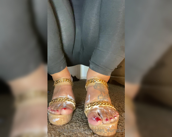 Goddess Сee aka soles_4ursoul Foot Fetish - 03-12-2022 OnlyFans Video - EXTREME MOISTURE