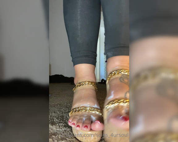 Goddess Сee aka soles_4ursoul Foot Fetish - 03-12-2022 OnlyFans Video - EXTREME MOISTURE