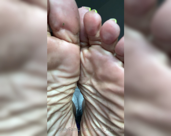 Goddess Сee aka soles_4ursoul Foot Fetish - 07-26-2022 OnlyFans Video - Close and personal LOVE YALL