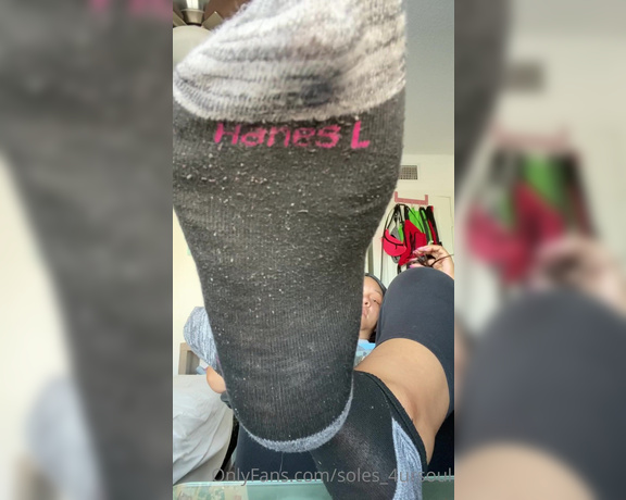 Goddess Сee aka soles_4ursoul Foot Fetish - 09-09-2022 OnlyFans Video - SOCK JOI