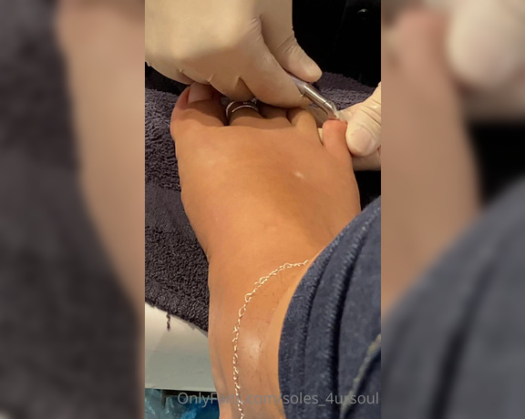 Goddess Сee aka soles_4ursoul Foot Fetish - 09-18-2020 OnlyFans Video - Pedicure part 1