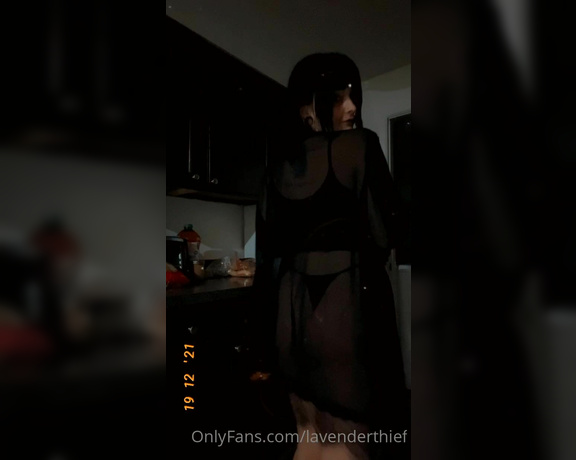 Lavenderthief aka lavenderthief Findom - 12-20-2021 OnlyFans Video - you walk into your kitchen to see this, what do you do