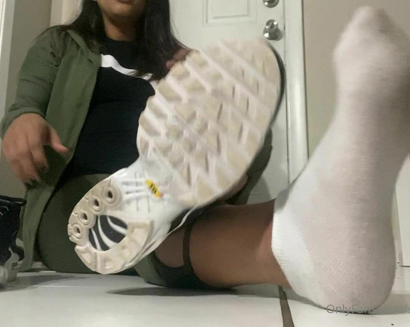 Obeydiosa aka obeydiosax Foot Fetish - 02-01-2022 OnlyFans Video - Sweaty socks removal and domination