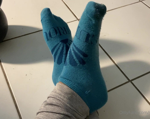 Obeydiosa aka obeydiosax Foot Fetish - 09-24-2021 OnlyFans Video - Sensual sock sniffing