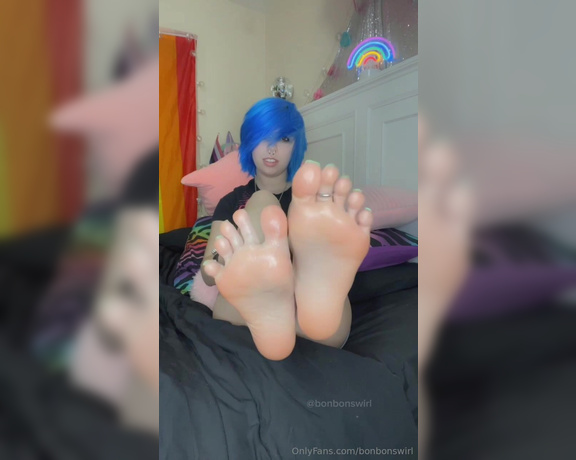 Bonbonswirl aka bonbonswirl Foot Fetish - 09-01-2024 OnlyFans Video - gimme ur money you pathetic fucking loser of a man