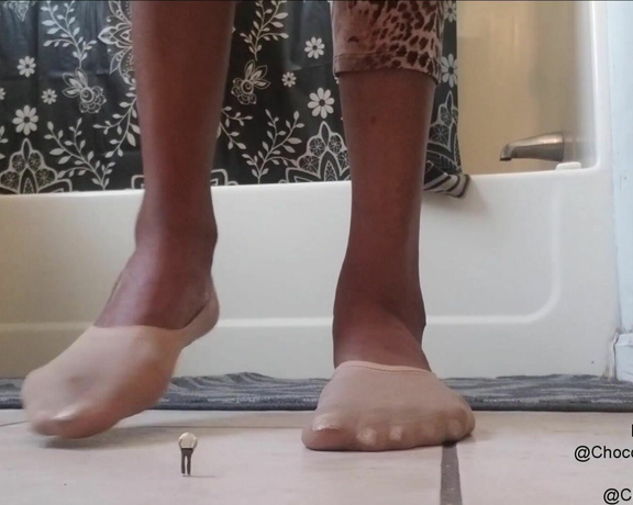 Chocolate Foot Goddess aka cfootgoddessx Foot Fetish - 12-05-2019 OnlyFans Video - Giantess Nylon Combo Crush SFX