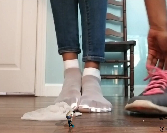 Chocolate Foot Goddess aka cfootgoddessx Foot Fetish - 12-05-2019 OnlyFans Video - Sniff Stroke Be_Cum Micro SFX