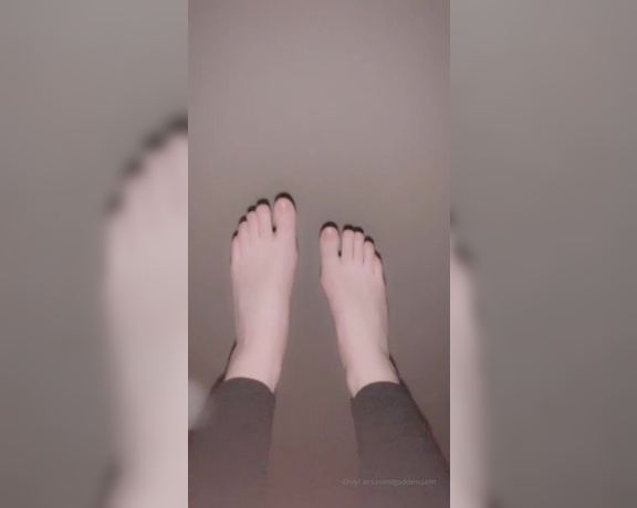 Goddess Jaim aka goddessjaim Femdom - 03-27-2020 OnlyFans Video - just a minute of pure feet bliss