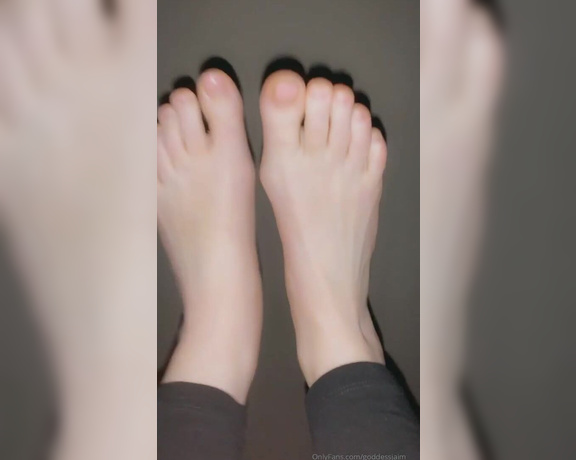 Goddess Jaim aka goddessjaim Femdom - 03-27-2020 OnlyFans Video - just a minute of pure feet bliss