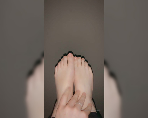 Goddess Jaim aka goddessjaim Femdom - 03-27-2020 OnlyFans Video - just a minute of pure feet bliss