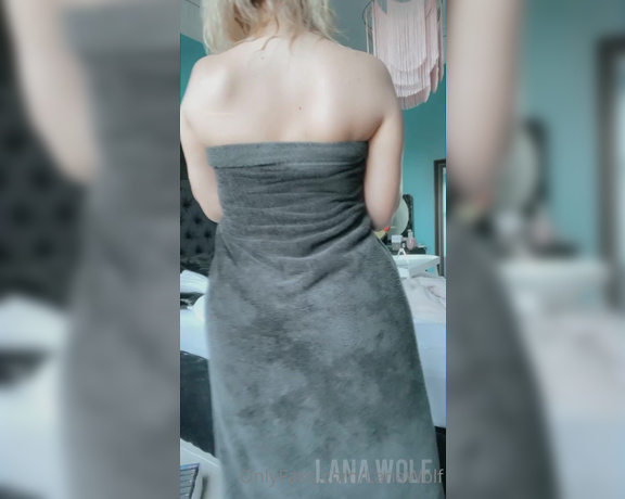 Lana Wolf aka lanawolf Findom - 03-08-2021 OnlyFans Video - Teasing you with my towel and letting it drop to the floor after my shower xx