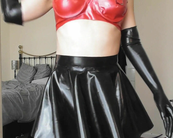 Ruby Onyx aka Ruby_onyx OnlyFans - What would you do with me in my new #Latex outfit #video Comment below or message me, and dont forg