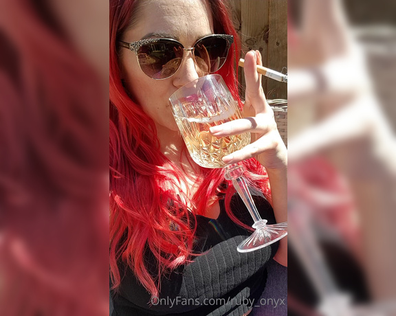 Ruby Onyx aka Ruby_onyx OnlyFans - Having a lovely time in the sunshine!