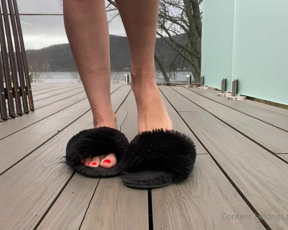 Feetwonders aka Feetwonders OnlyFans - Dirty feet on holiday