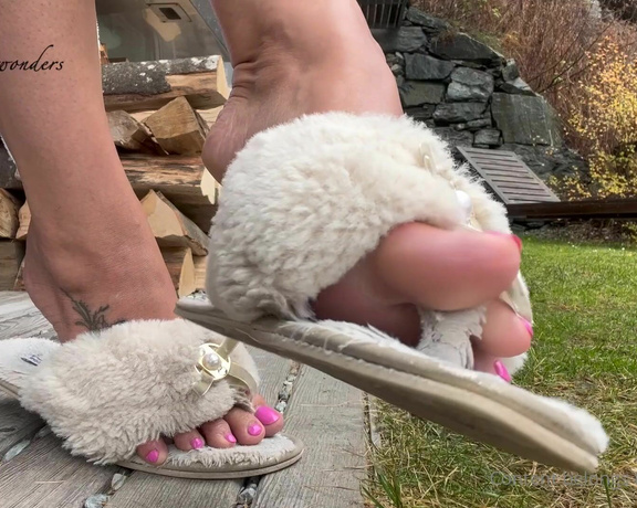 Feetwonders aka Feetwonders OnlyFans - Fluffy slippers dangling  these are my favourite slippers, they are so old and battered but