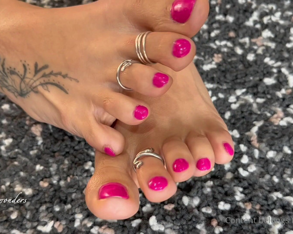 Feetwonders aka Feetwonders OnlyFans - Foot Inspection  stare at my feet from different angles I made them pretty !