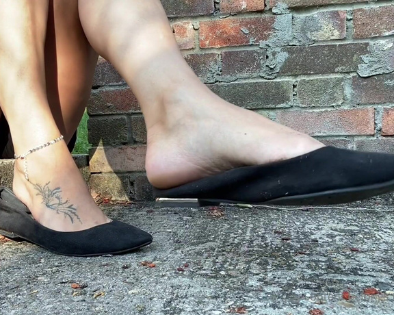 Feetwonders aka Feetwonders OnlyFans - Flats dangling shoe play different POVs