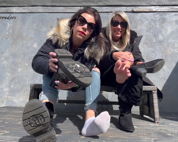 Feetwonders aka Feetwonders OnlyFans - Boot cleaner ft @amysolesx