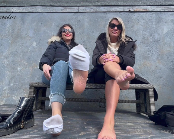 Feetwonders aka Feetwonders OnlyFans - Boot cleaner ft @amysolesx