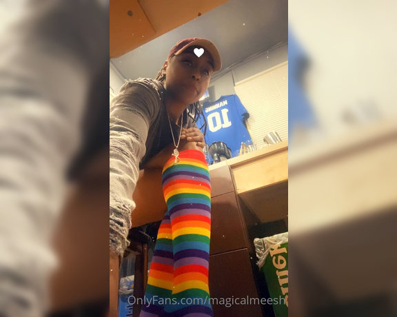 Magical Mesha aka magicalmeesh Foot Fetish - 04-15-2023 OnlyFans Video - just a quick 47 sock seconds  a quick sniff