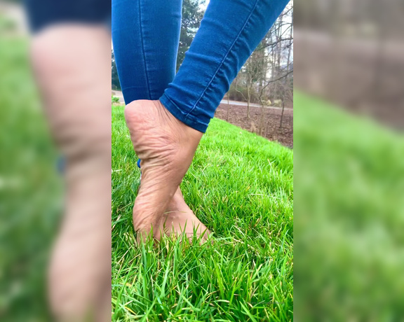 Magical Mesha aka magicalmeesh Foot Fetish - 03-09-2022 OnlyFans Video - I took Tiny with me on my earthing walk  Tiny Perspectives