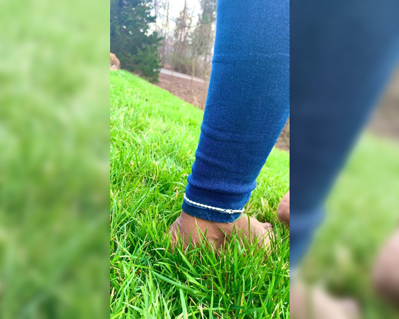 Magical Mesha aka magicalmeesh Foot Fetish - 03-09-2022 OnlyFans Video - I took Tiny with me on my earthing walk  Tiny Perspectives