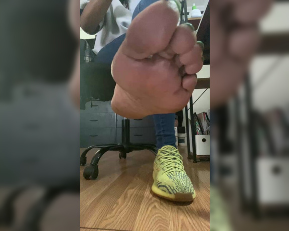 Magical Mesha aka magicalmeesh Foot Fetish - 05-22-2023 OnlyFans Video - Stream started at 05222023 0608 pm You only get to sniff one sole and one shoe