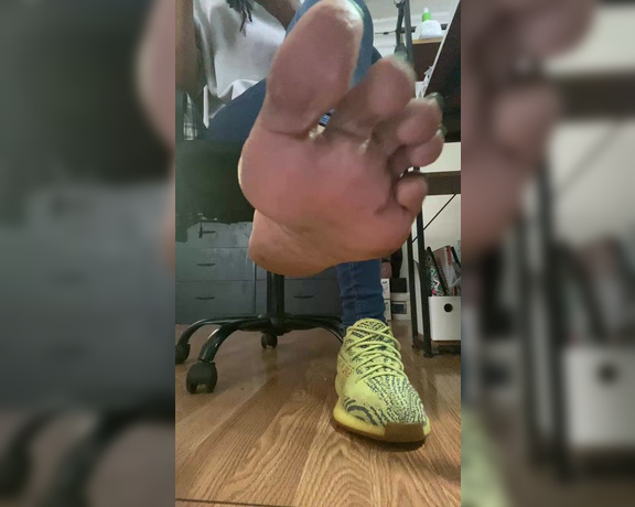 Magical Mesha aka magicalmeesh Foot Fetish - 05-22-2023 OnlyFans Video - Stream started at 05222023 0608 pm You only get to sniff one sole and one shoe