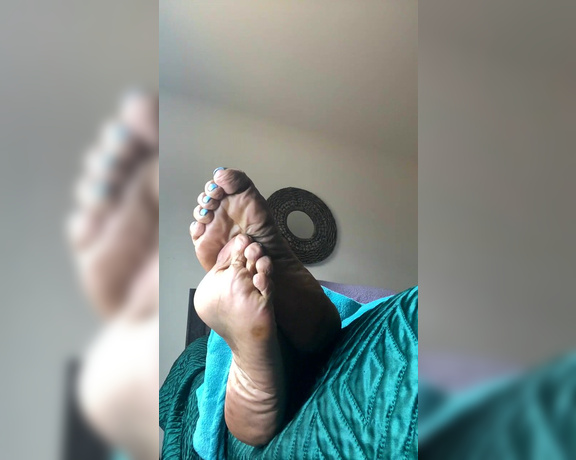 Magical Mesha aka magicalmeesh Foot Fetish - 03-08-2024 OnlyFans Video - Stream started at 03082024 0716 pm