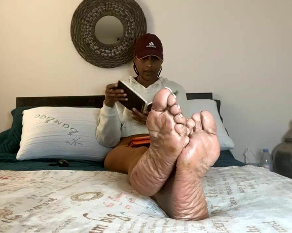 Magical Mesha aka magicalmeesh Foot Fetish - 02-01-2024 OnlyFans Video - Sole Meditation is needed Testing out views