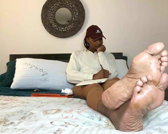 Magical Mesha aka magicalmeesh Foot Fetish - 02-01-2024 OnlyFans Video - Sole Meditation is needed Testing out views