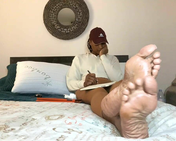 Magical Mesha aka magicalmeesh Foot Fetish - 02-01-2024 OnlyFans Video - Sole Meditation is needed Testing out views