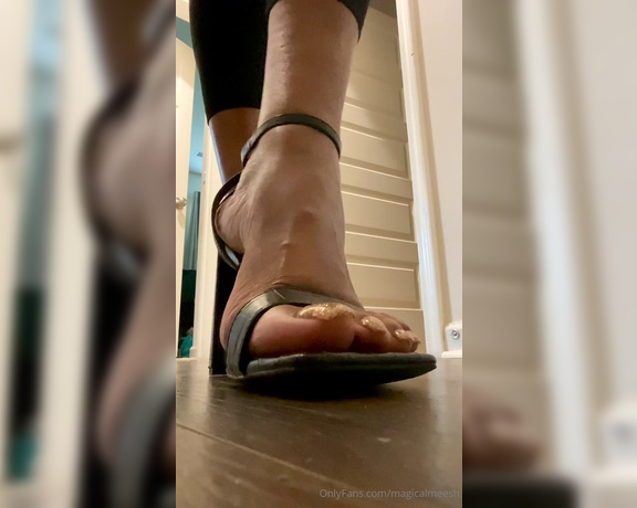 Magical Mesha aka magicalmeesh Foot Fetish - 03-01-2024 OnlyFans Video - Shoe check