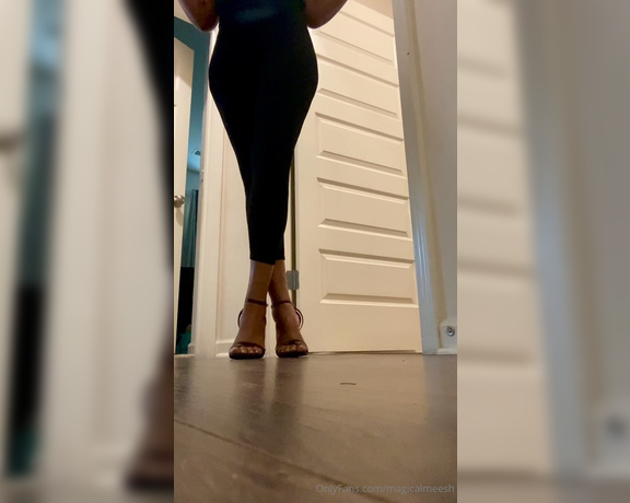 Magical Mesha aka magicalmeesh Foot Fetish - 03-01-2024 OnlyFans Video - Shoe check