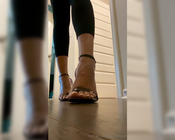 Magical Mesha aka magicalmeesh Foot Fetish - 03-01-2024 OnlyFans Video - Shoe check