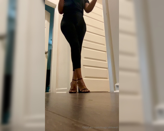 Magical Mesha aka magicalmeesh Foot Fetish - 03-01-2024 OnlyFans Video - Shoe check