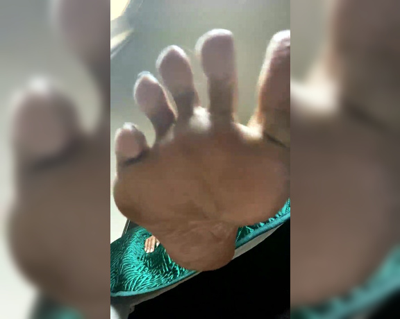 Magical Mesha aka magicalmeesh Foot Fetish - 03-05-2024 OnlyFans Video - Stream started at 03052024 0856 pm