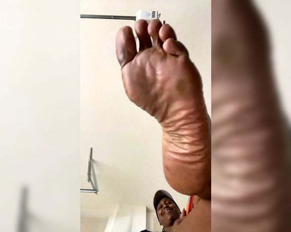 Magical Mesha aka magicalmeesh Foot Fetish - 05-09-2024 OnlyFans Video - Stream started at 05092024 0407 pm Quick Sock removal Ill be back later like 10or 11