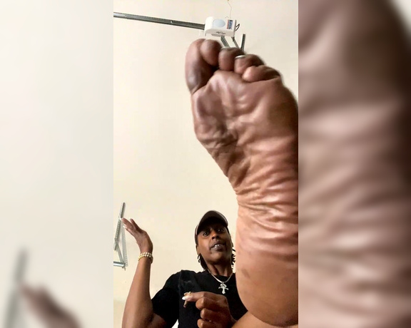 Magical Mesha aka magicalmeesh Foot Fetish - 05-09-2024 OnlyFans Video - Stream started at 05092024 0407 pm Quick Sock removal Ill be back later like 10or 11