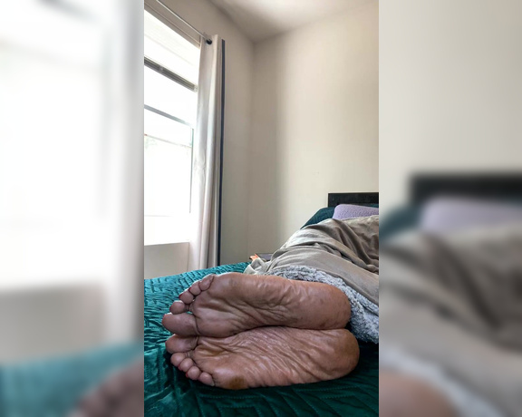 Magical Mesha aka magicalmeesh Foot Fetish - 04-22-2024 OnlyFans Video - Stream started at 04222024 0327 pm Sleepy Soles