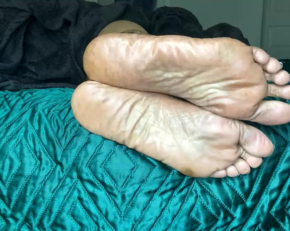 Magical Mesha aka magicalmeesh Foot Fetish - 05-13-2024 OnlyFans Video - Stream started at 05132024 0827 pm