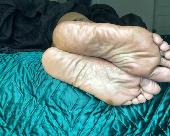 Magical Mesha aka magicalmeesh Foot Fetish - 05-13-2024 OnlyFans Video - Stream started at 05132024 0827 pm