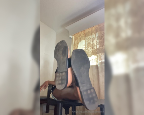 Magical Mesha aka magicalmeesh Foot Fetish - 08-26-2024 OnlyFans Video - Heres a lickable flop flop treat for ya