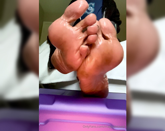 Magical Mesha aka magicalmeesh Foot Fetish - 09-17-2024 OnlyFans Video - Silent Soles from a Silent Soul