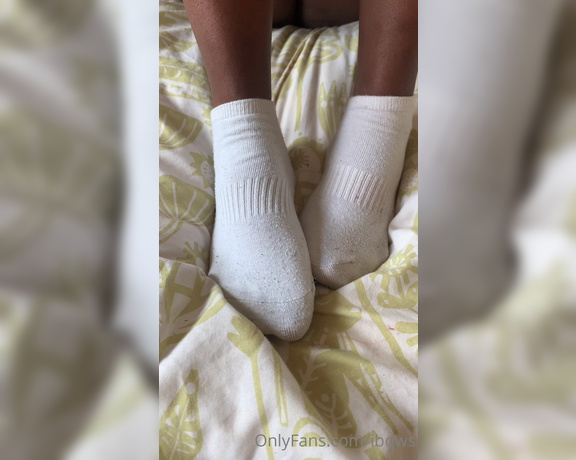 BlackQueenWhiteSlave aka ibqws Femdom - 05-26-2021 OnlyFans Video - I want you all to stroke to my perfect little socks and feet with this video